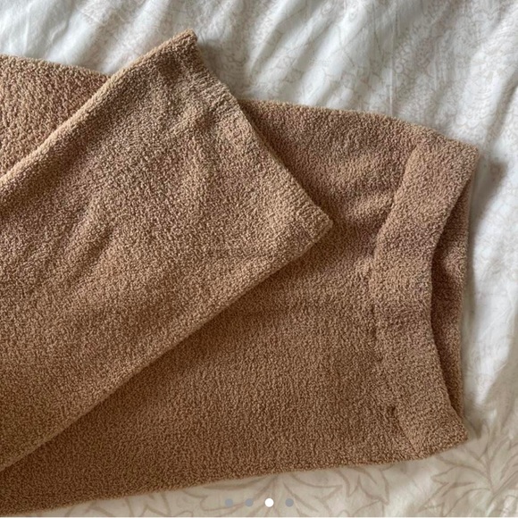 PrettyLittleThing Brown Fuzzy Lounge Pants - Picture 5 of 5